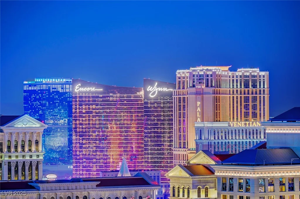 4471 Dean Martin, Las Vegas, NV 89103