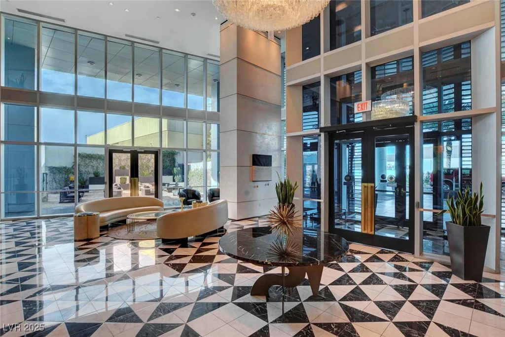 4471 Dean Martin, Las Vegas, NV 89103
