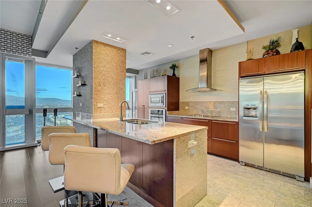 4471 Dean Martin, Las Vegas, NV 89103