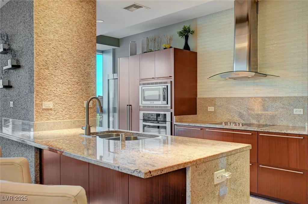 4471 Dean Martin, Las Vegas, NV 89103