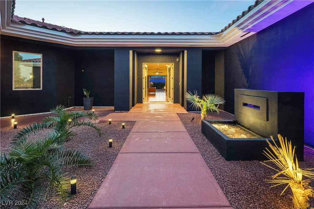 4245 Butler, Las Vegas, NV 89129