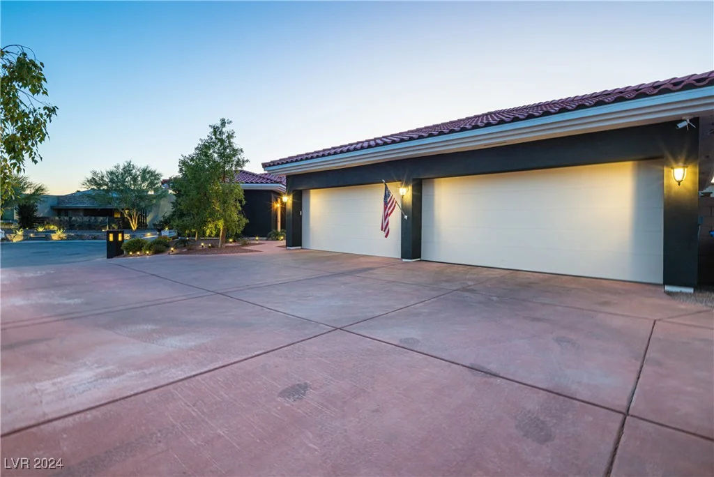 4245 Butler, Las Vegas, NV 89129