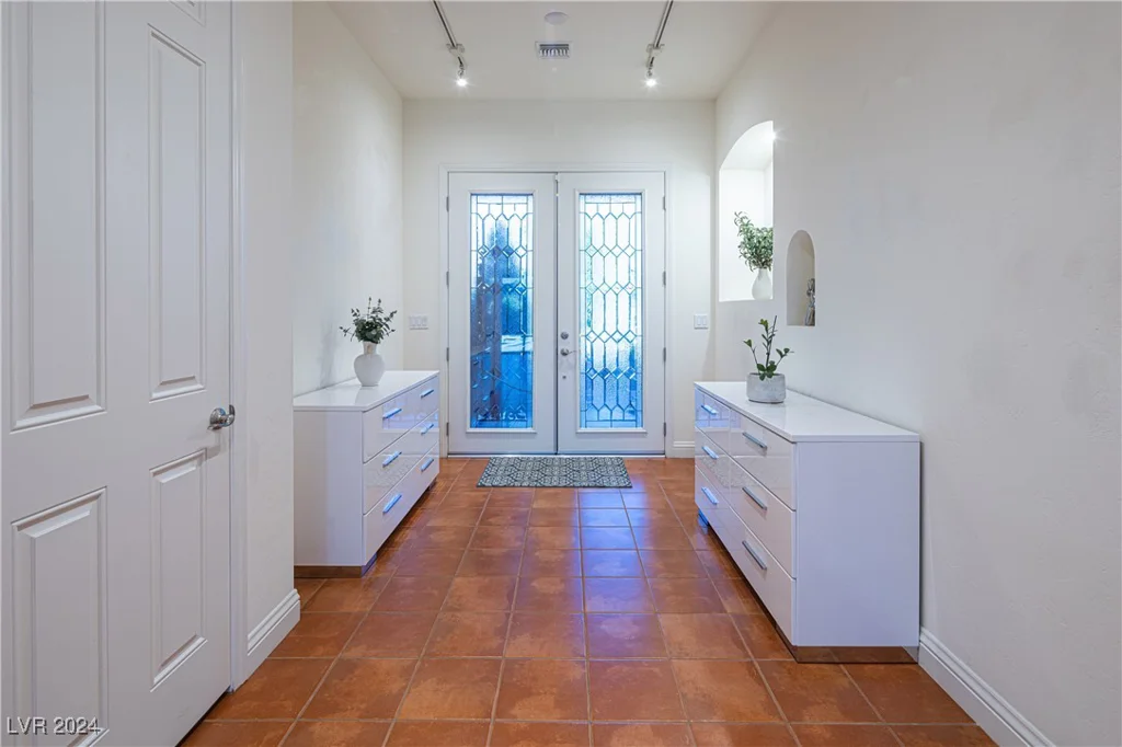 4245 Butler, Las Vegas, NV 89129