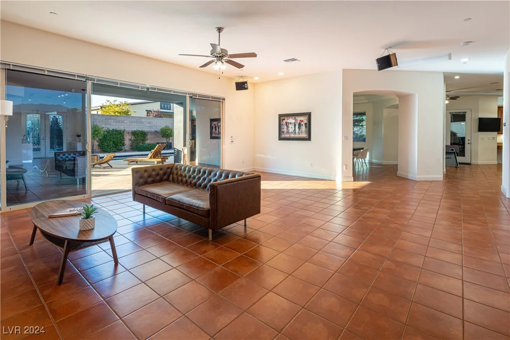 4245 Butler, Las Vegas, NV 89129