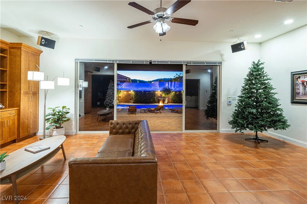 4245 Butler, Las Vegas, NV 89129