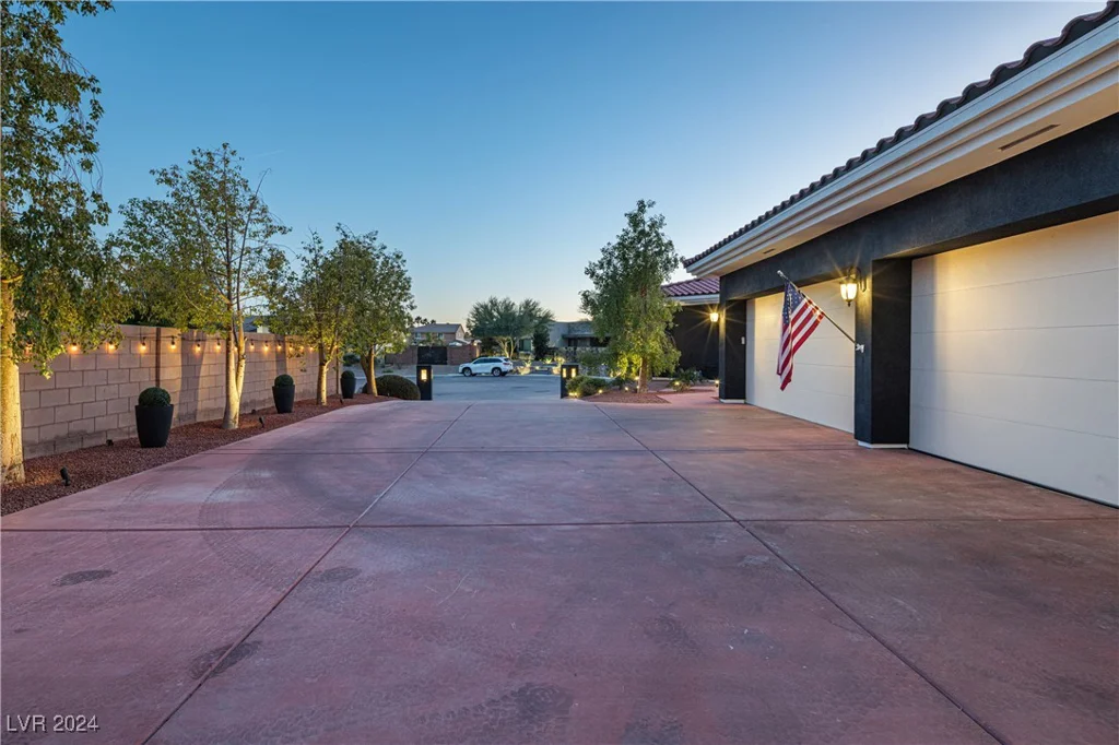 4245 Butler, Las Vegas, NV 89129
