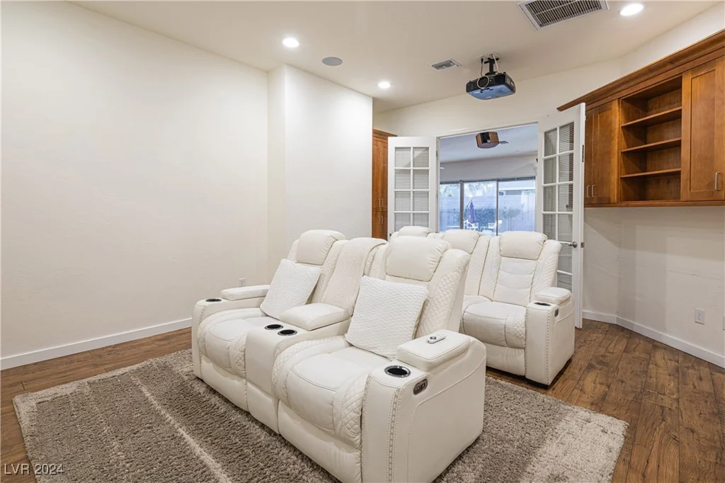 4245 Butler, Las Vegas, NV 89129