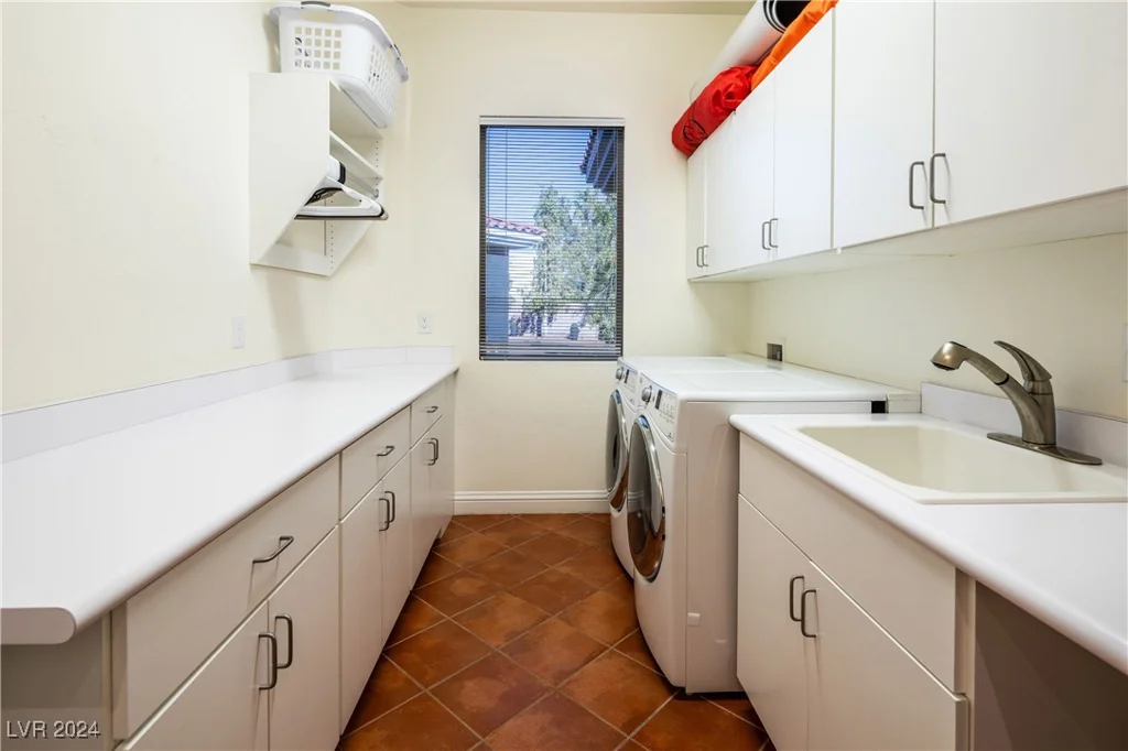 4245 Butler, Las Vegas, NV 89129