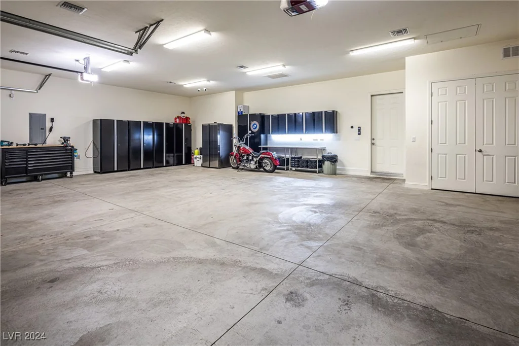 4245 Butler, Las Vegas, NV 89129