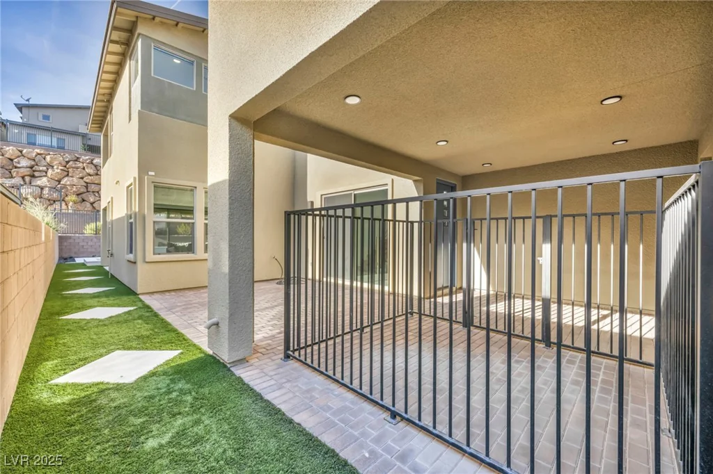 437 Cascade Heights, Las Vegas, NV 89138