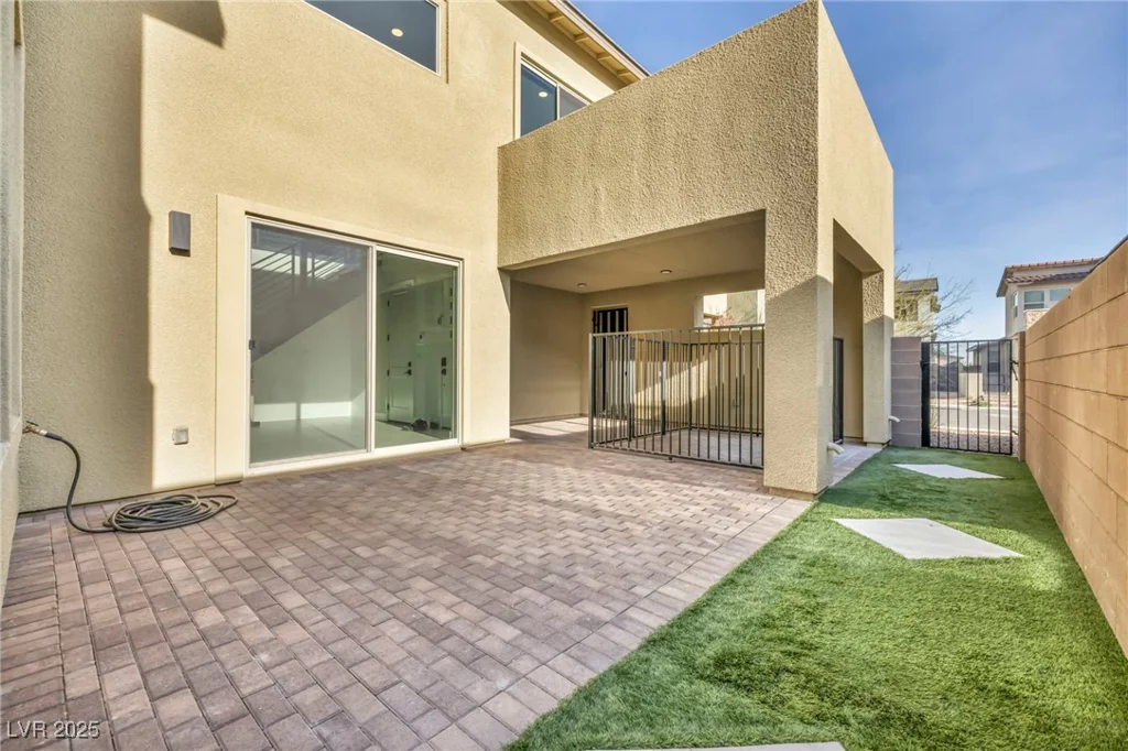 437 Cascade Heights, Las Vegas, NV 89138