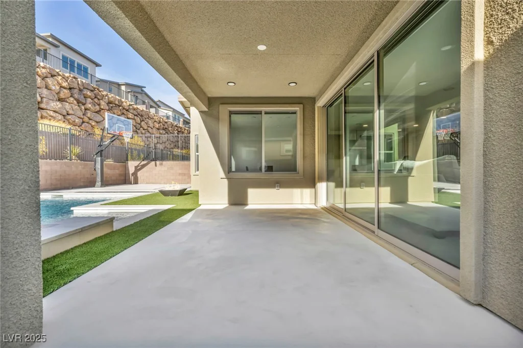 437 Cascade Heights, Las Vegas, NV 89138