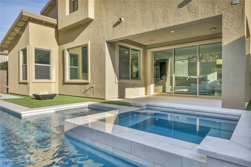 437 Cascade Heights, Las Vegas, NV 89138