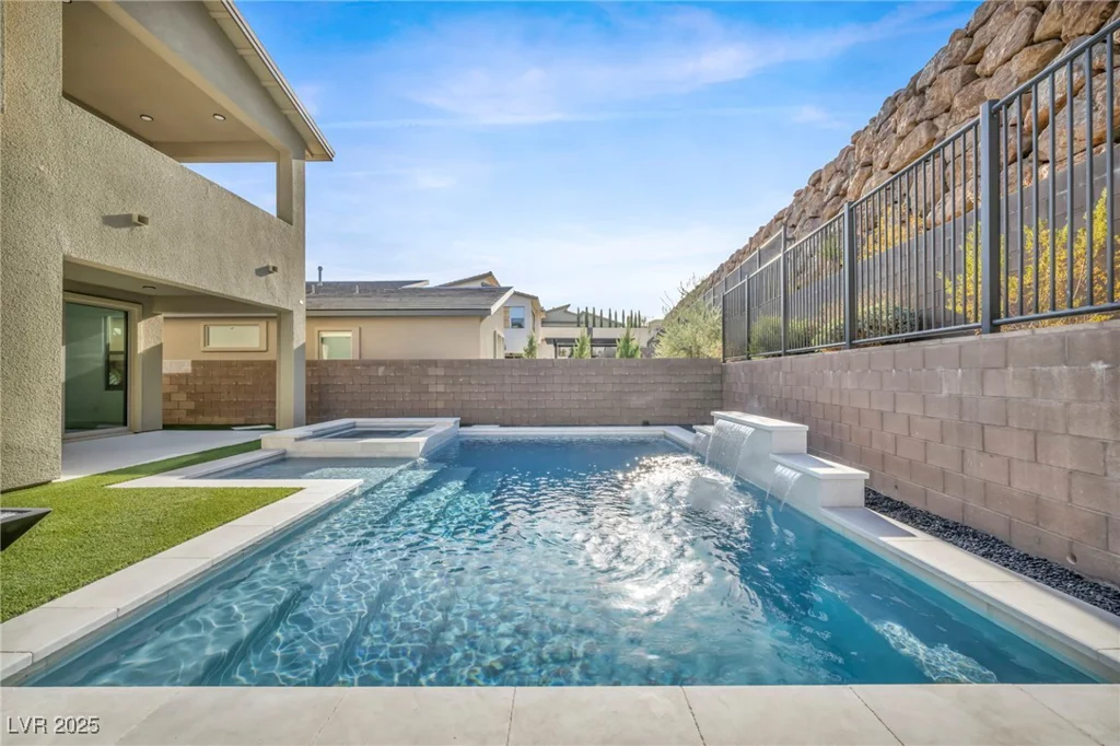 437 Cascade Heights, Las Vegas, NV 89138