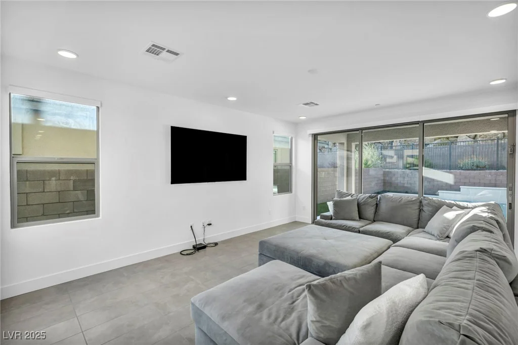 437 Cascade Heights, Las Vegas, NV 89138