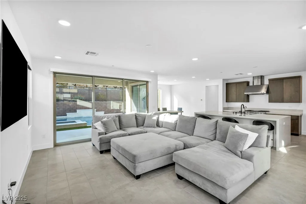 437 Cascade Heights, Las Vegas, NV 89138