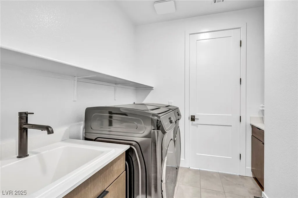 437 Cascade Heights, Las Vegas, NV 89138