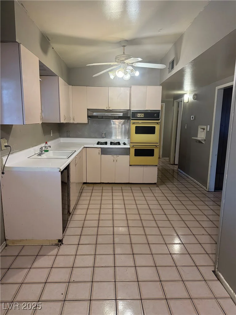 5217 Chesapeake, Las Vegas, NV 89108