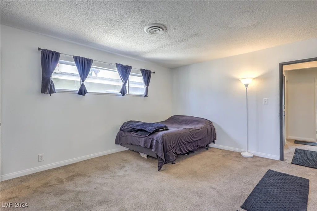 2016 Embrey, Las Vegas, NV 89106
