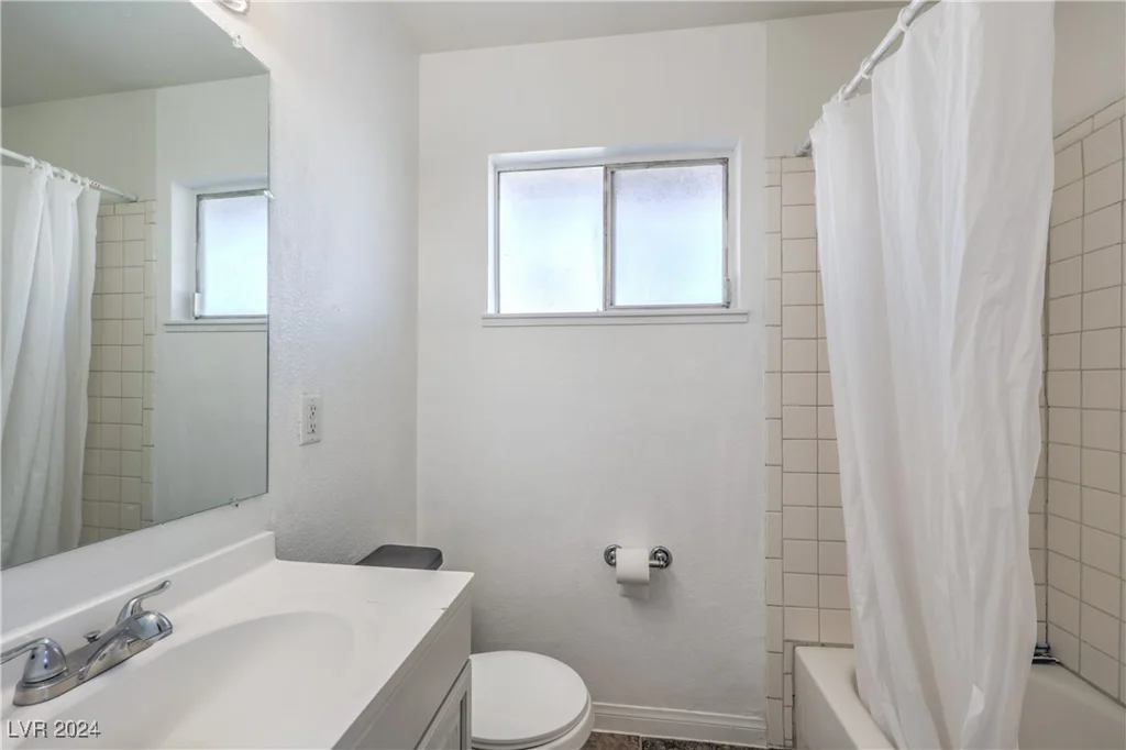 2016 Embrey, Las Vegas, NV 89106