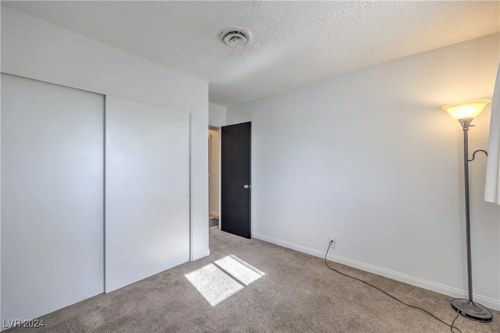 2016 Embrey, Las Vegas, NV 89106