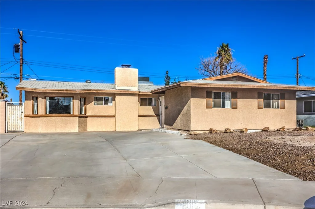 2016 Embrey, Las Vegas, NV 89106