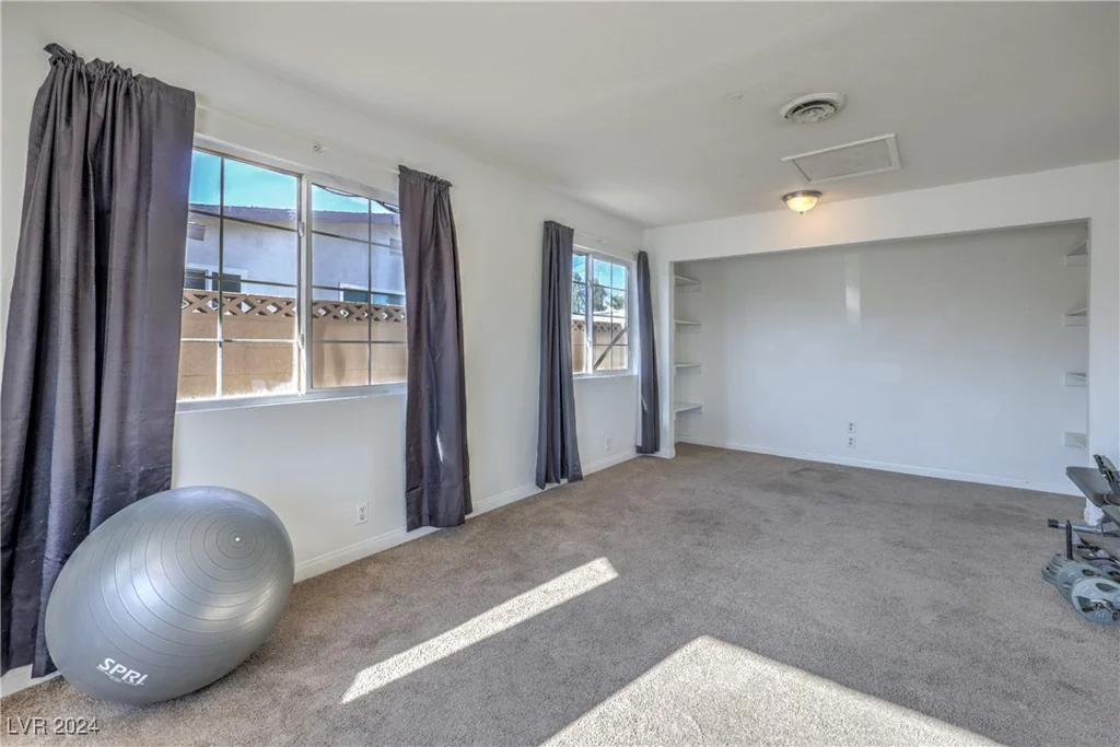 2016 Embrey, Las Vegas, NV 89106