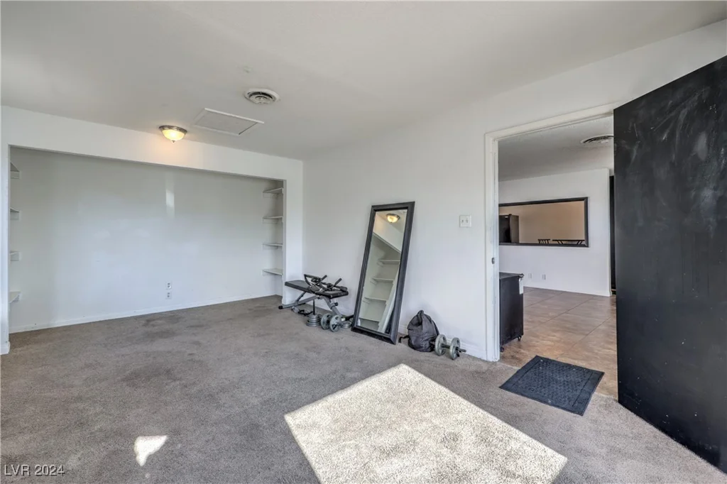 2016 Embrey, Las Vegas, NV 89106