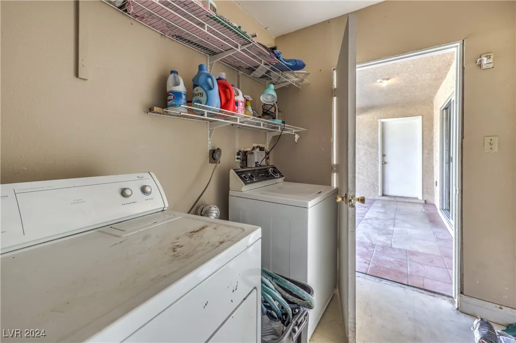 2016 Embrey, Las Vegas, NV 89106