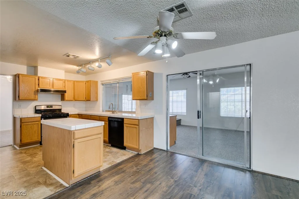 4516 Ryder, North Las Vegas, NV 89031