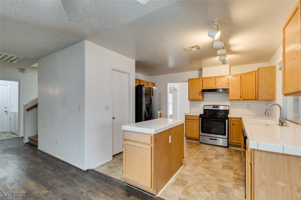 4516 Ryder, North Las Vegas, NV 89031