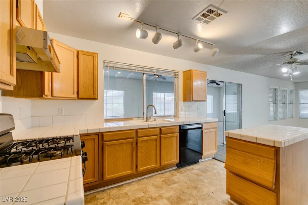 4516 Ryder, North Las Vegas, NV 89031
