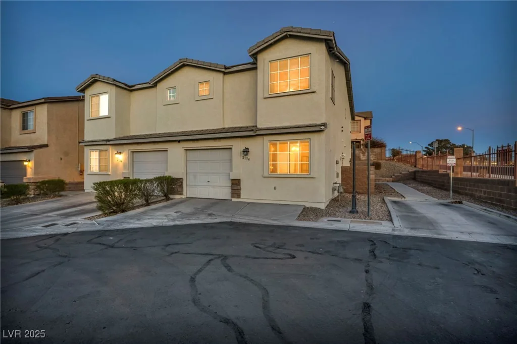 2134 William Holden, Las Vegas, NV 89142