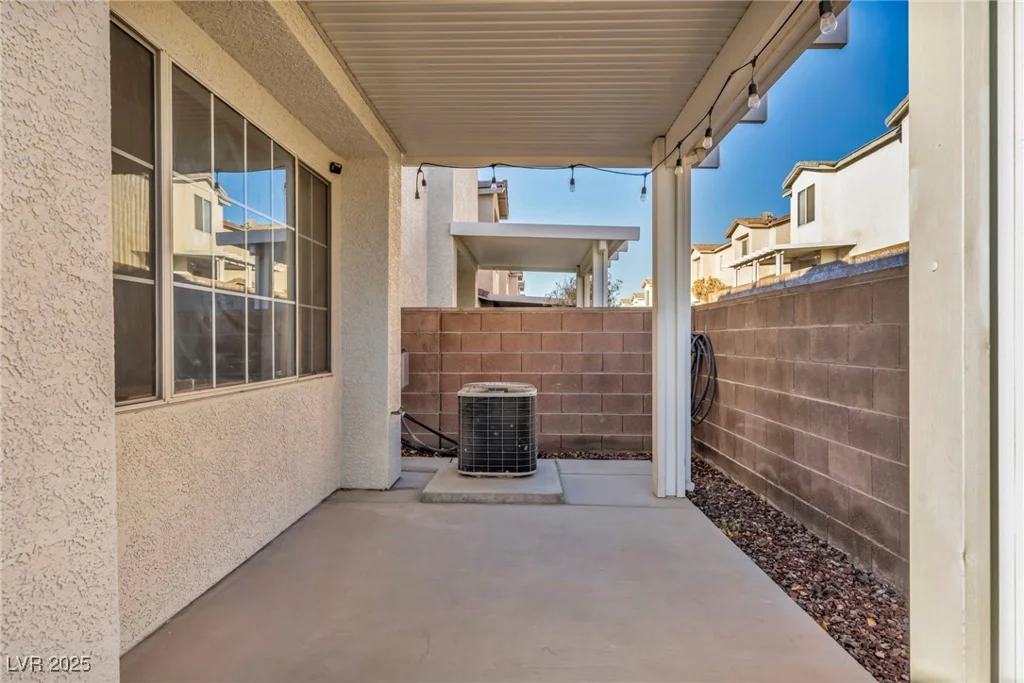 2134 William Holden, Las Vegas, NV 89142