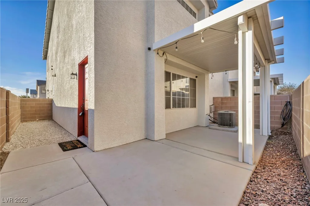 2134 William Holden, Las Vegas, NV 89142
