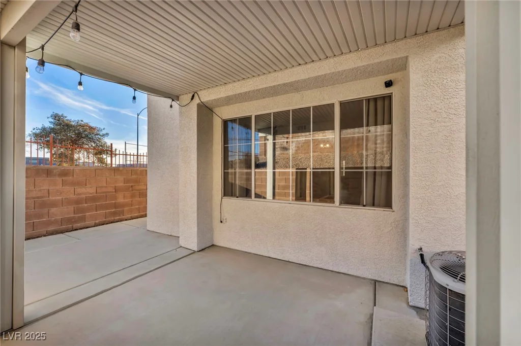 2134 William Holden, Las Vegas, NV 89142