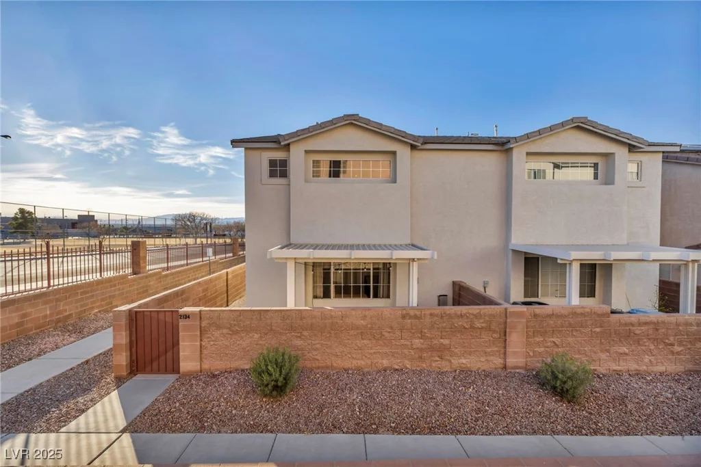 2134 William Holden, Las Vegas, NV 89142