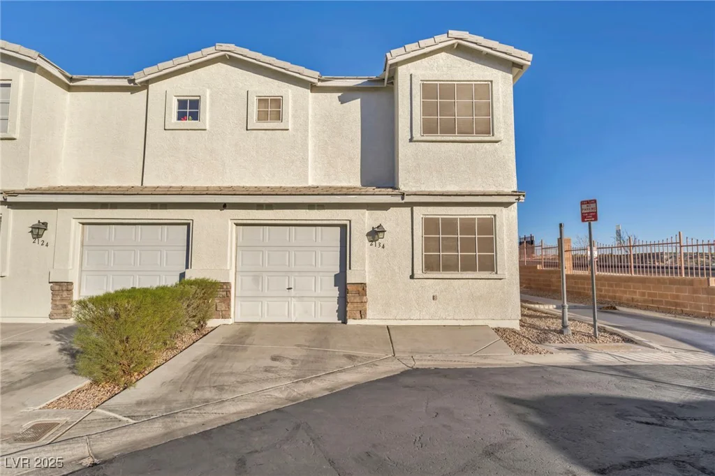 2134 William Holden, Las Vegas, NV 89142