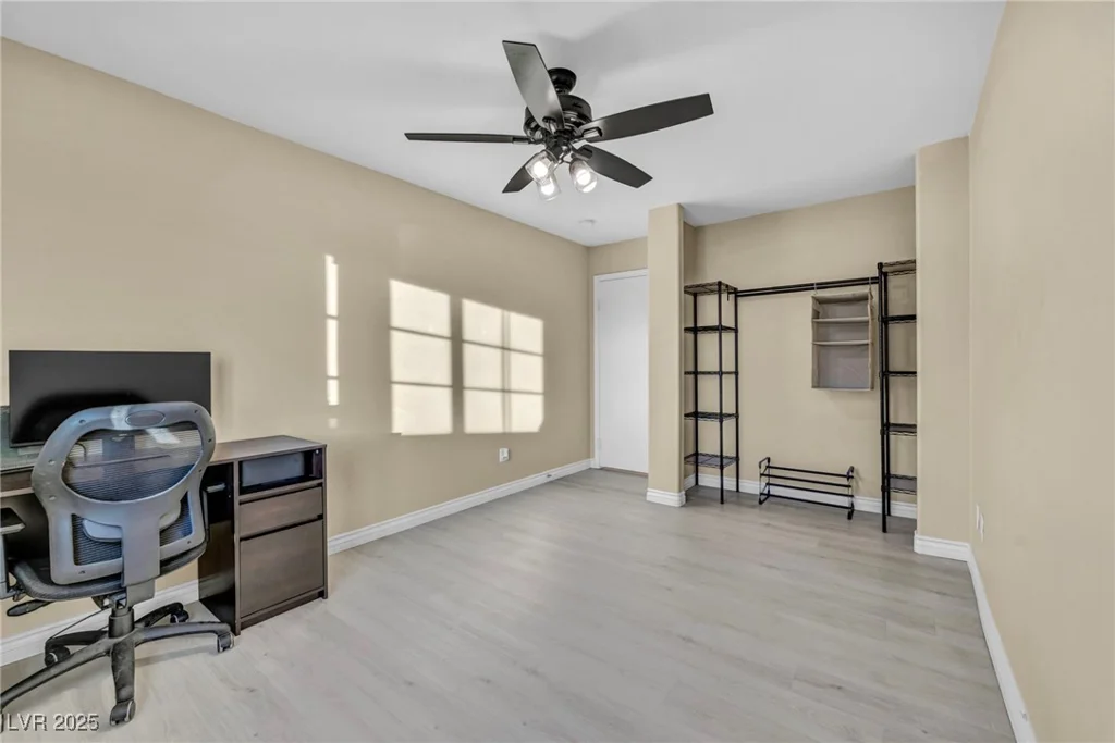 2134 William Holden, Las Vegas, NV 89142
