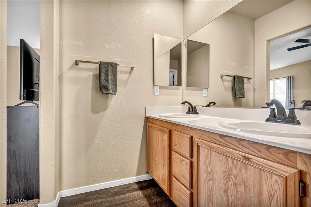 2134 William Holden, Las Vegas, NV 89142