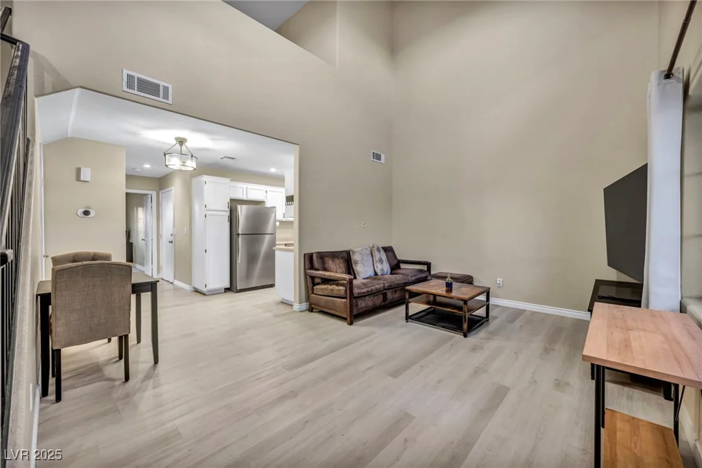 2134 William Holden, Las Vegas, NV 89142