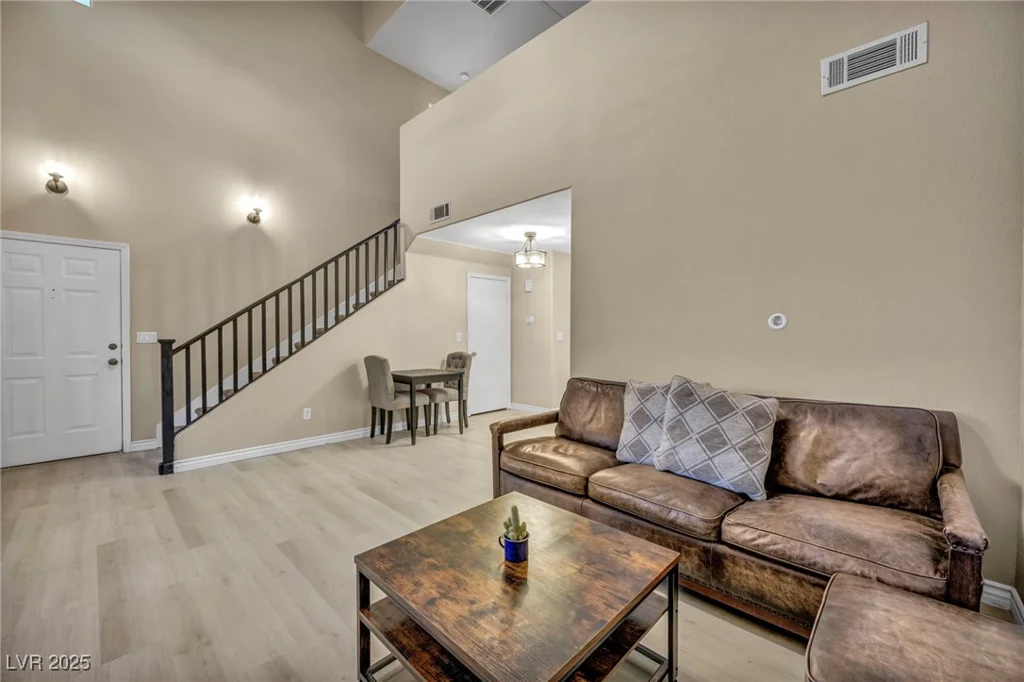 2134 William Holden, Las Vegas, NV 89142