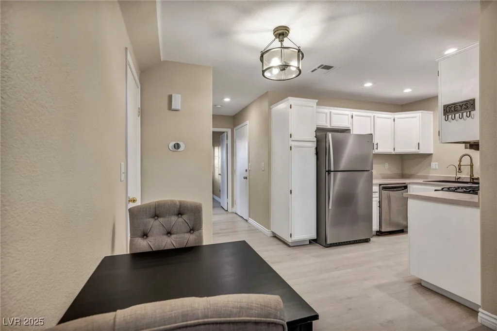 2134 William Holden, Las Vegas, NV 89142