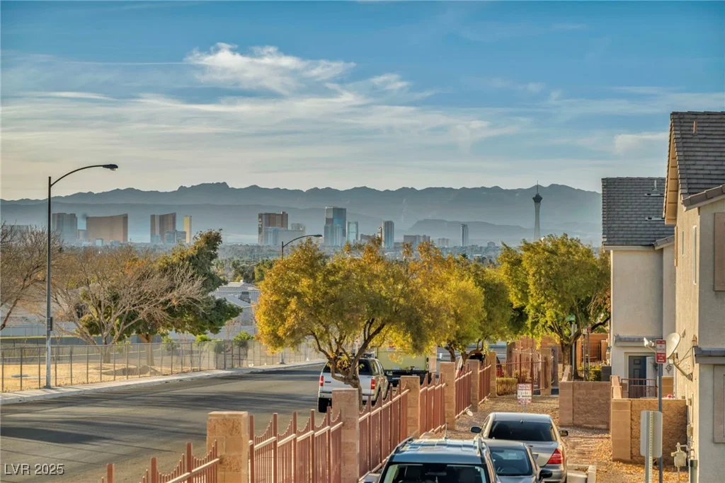 2134 William Holden, Las Vegas, NV 89142