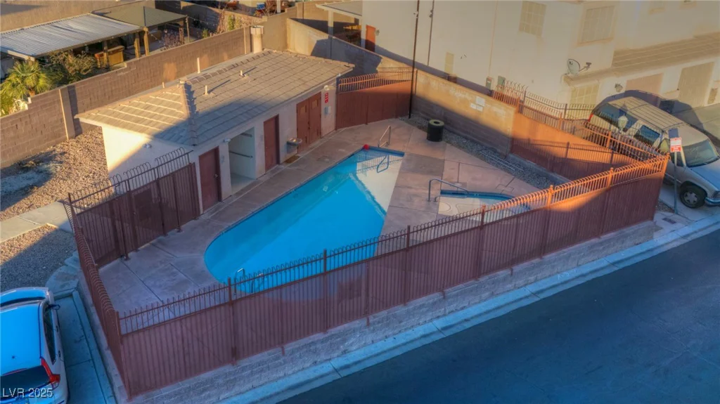 2134 William Holden, Las Vegas, NV 89142