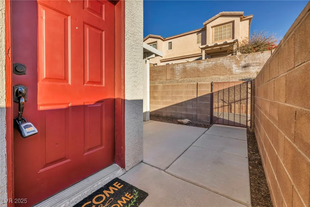 2134 William Holden, Las Vegas, NV 89142