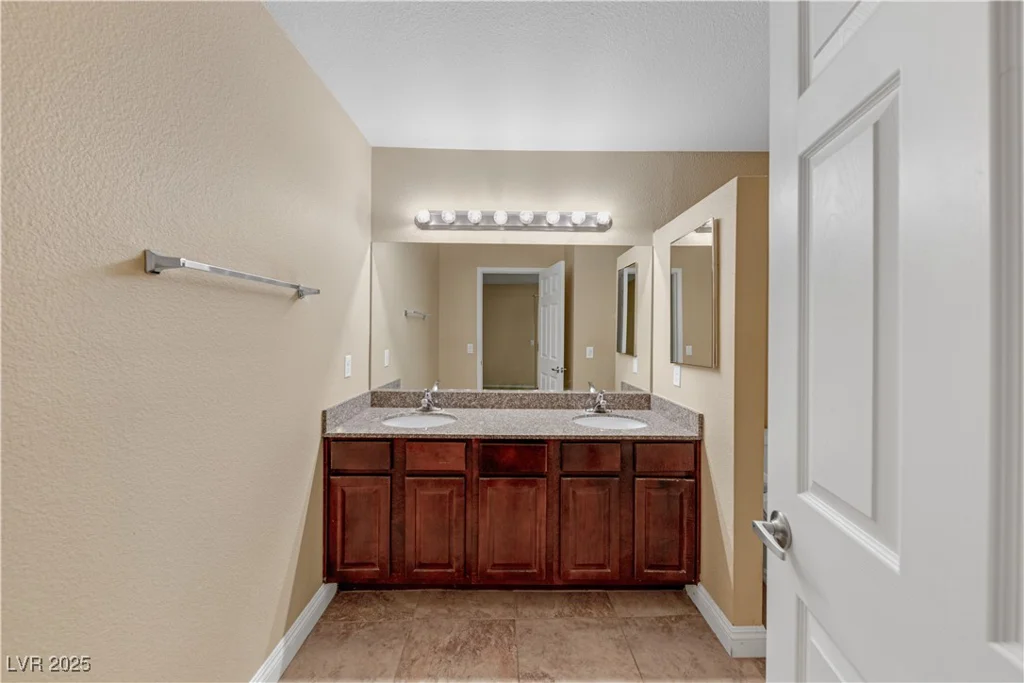 2801 Rainbow, Las Vegas, NV 89108