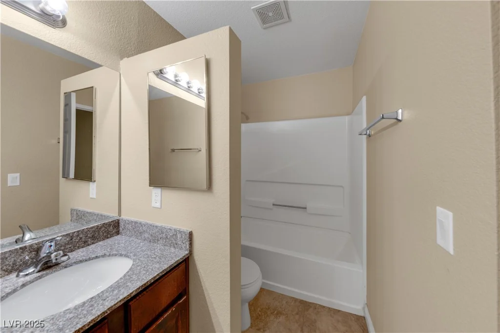 2801 Rainbow, Las Vegas, NV 89108