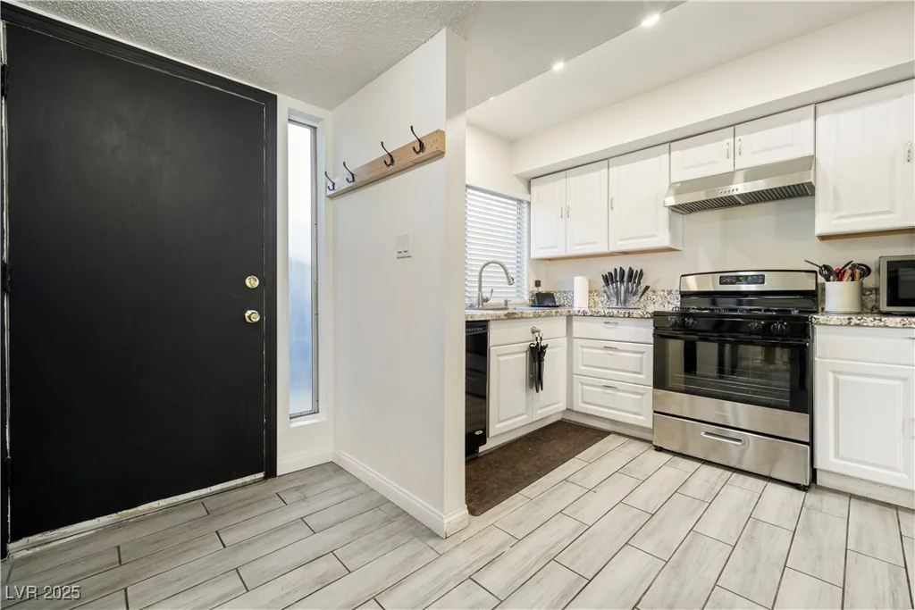 4045 Village, Las Vegas, NV 89121