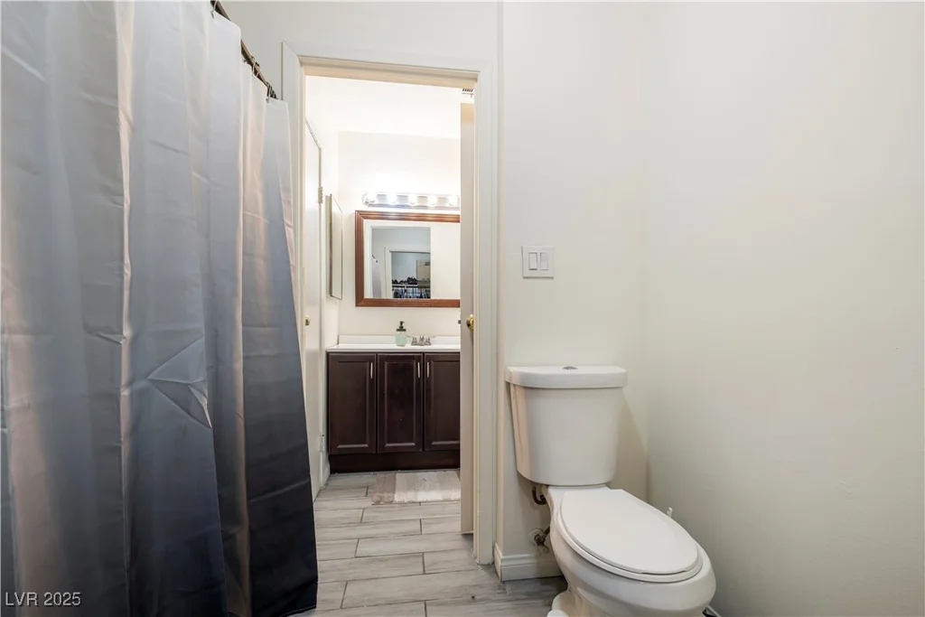 4045 Village, Las Vegas, NV 89121